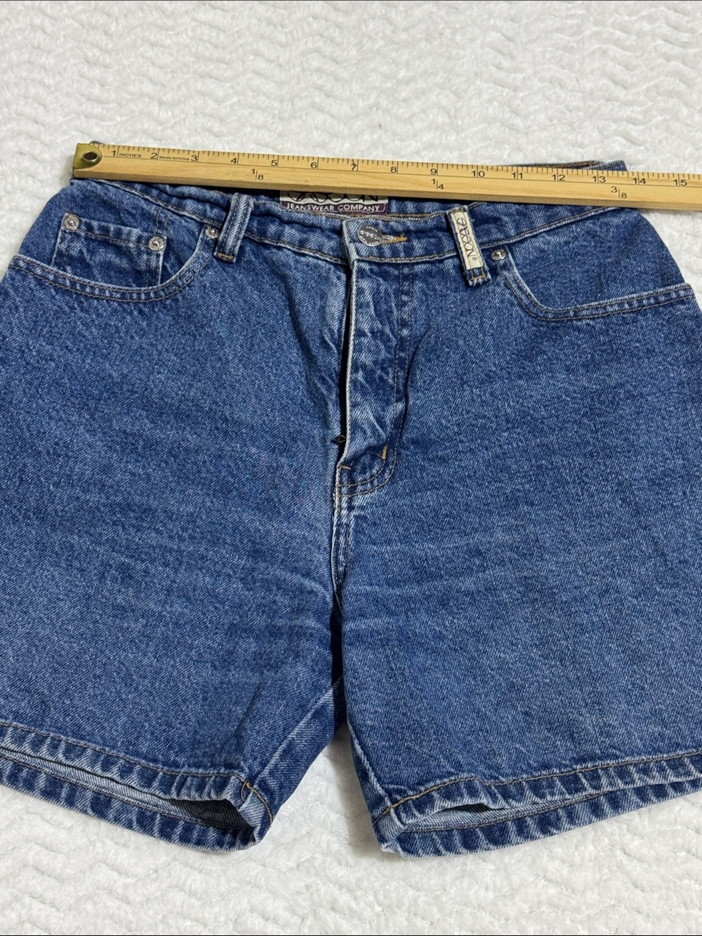 Sasson Women’s Vintage Denim Shorts Bermuda Cut Off Jorts Medium Wash - Picture 3 of 12